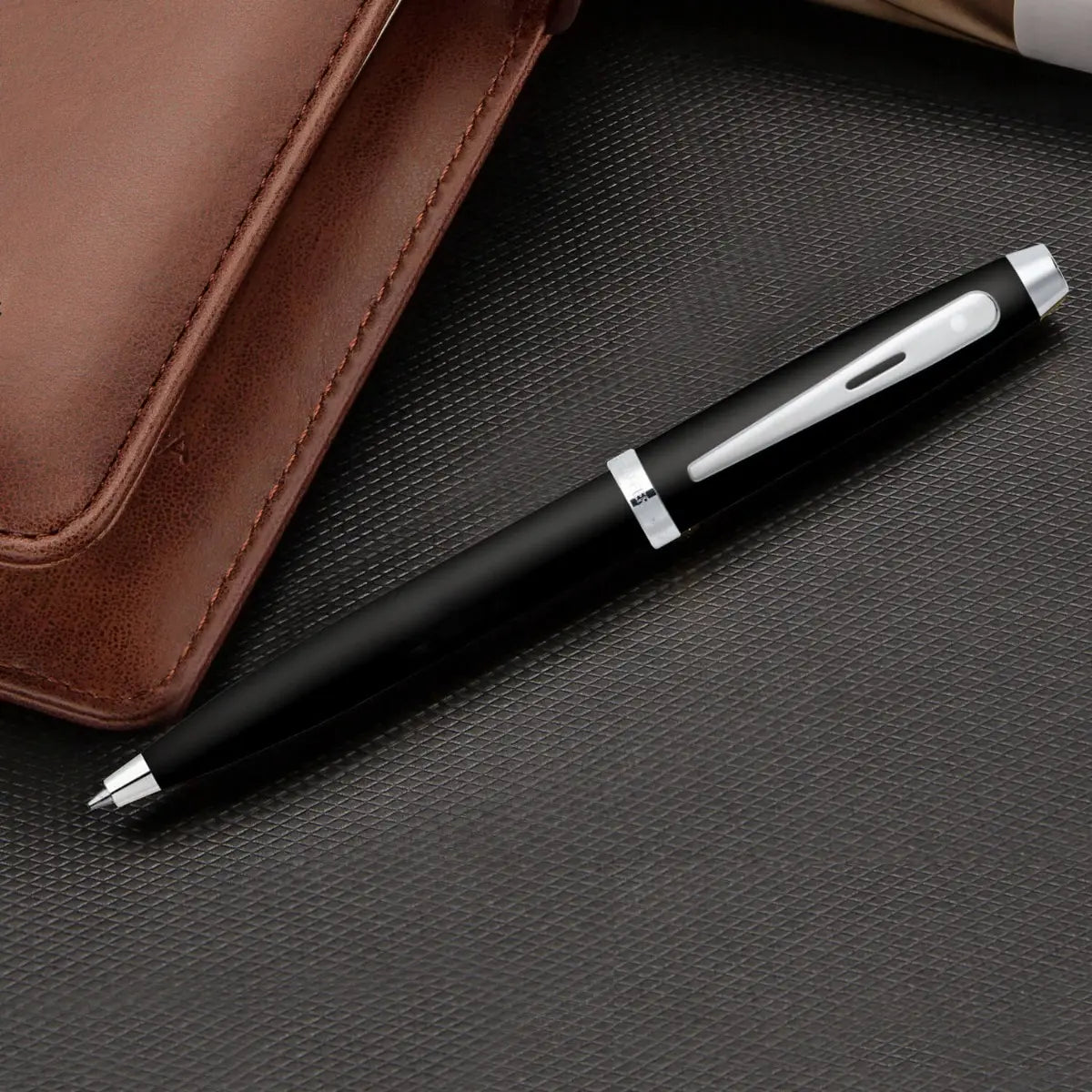 Pen Sheaffer 100 E9338  Glossy Black Lacquer With Chrome Plated Trims Bp