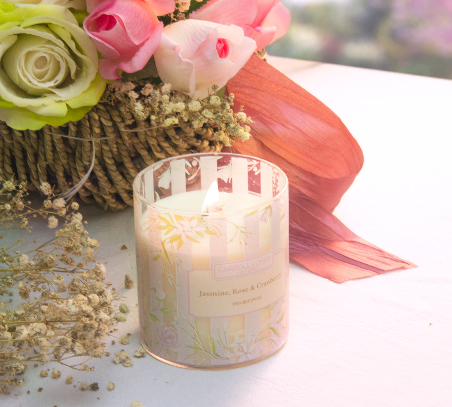 شمعة في برطمان برائحة الياسمين والورد والتوت البري مصنوعة من شمع العسل بنسبة 100%